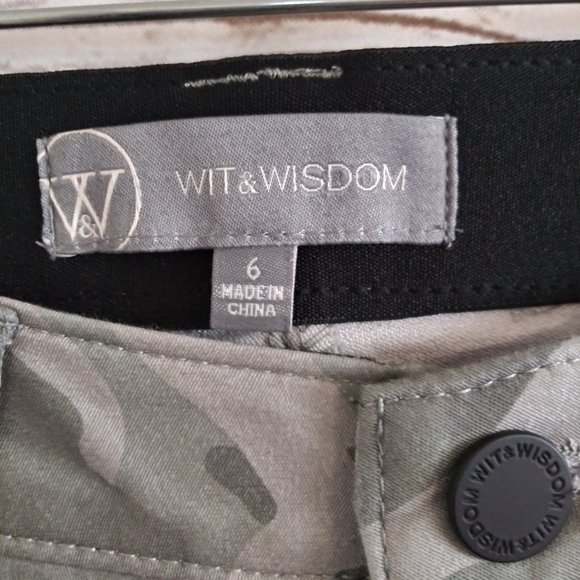 Wit & Wisdom Ab-solution Camo Ankle Skimmer Pants Size 6 - Picture 5 of 11